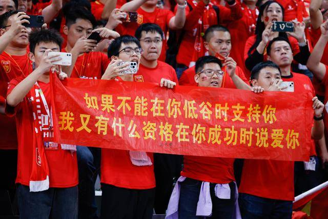 劫匪抢银行后出片发网，11月13日上映
